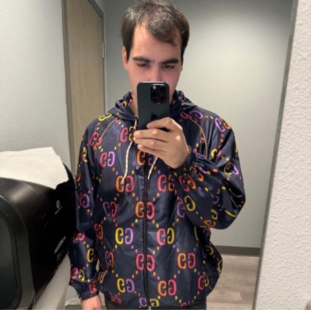 Meet your Posher, Sebastian